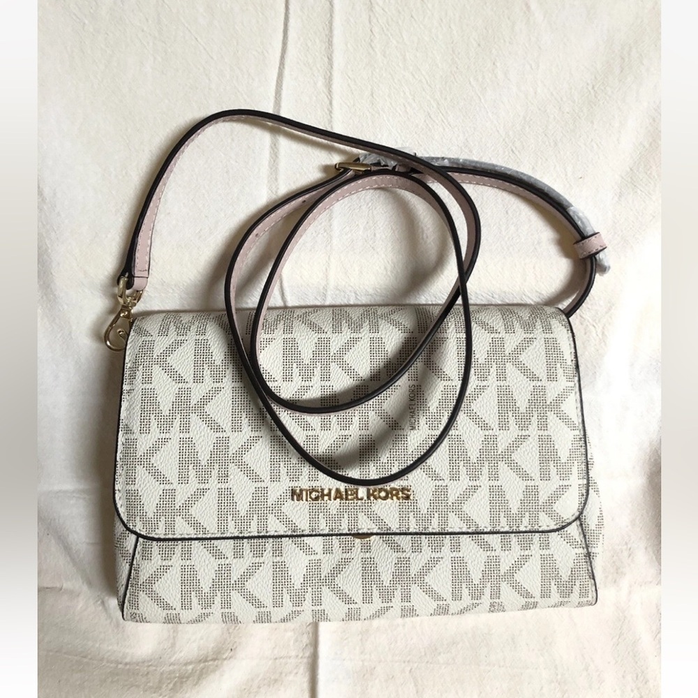 NWT Michael Kors Jet Set Item Medium Convertible Pouchtte Vanilla/Blossom-$248
